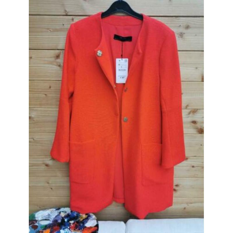 ZARA jas met klokmouwen mt. M