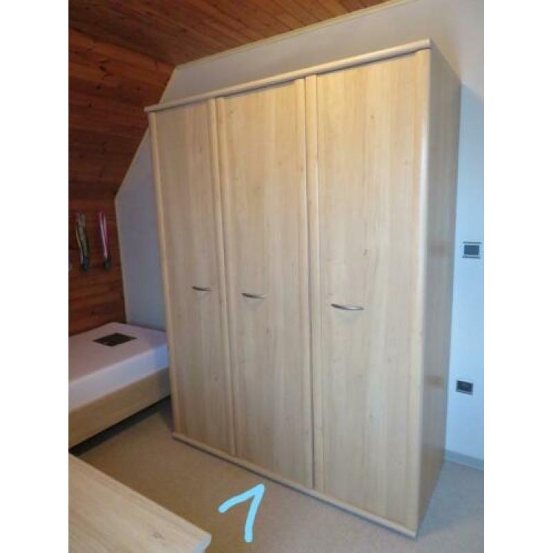 3 mooie nette complete slaapkamers