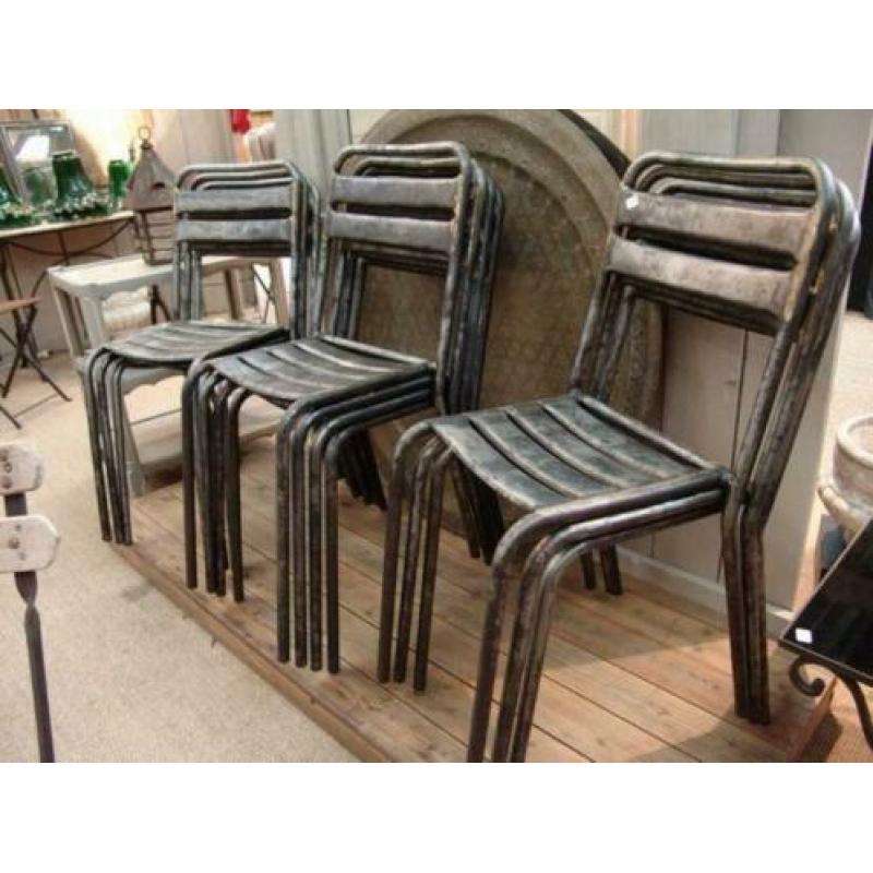 Gezocht: schoolstoelen, vintage partijen, retro stoel. 18