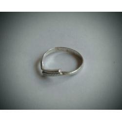 Mooie damesring met fantasie vlechtpatroon, maat 16,5