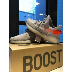 Yeezy 350 V2 Tail Light