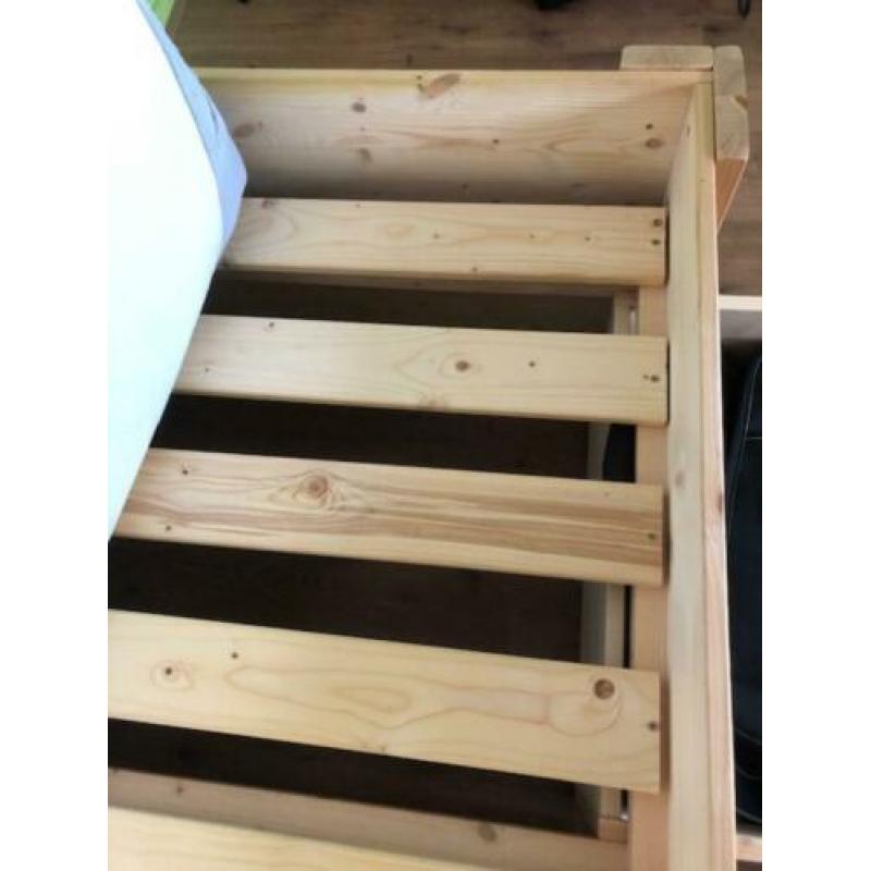 Blank houten bed 200x90 1 persoons, 3 laden, als nieuw