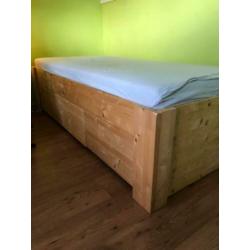 Blank houten bed 200x90 1 persoons, 3 laden, als nieuw