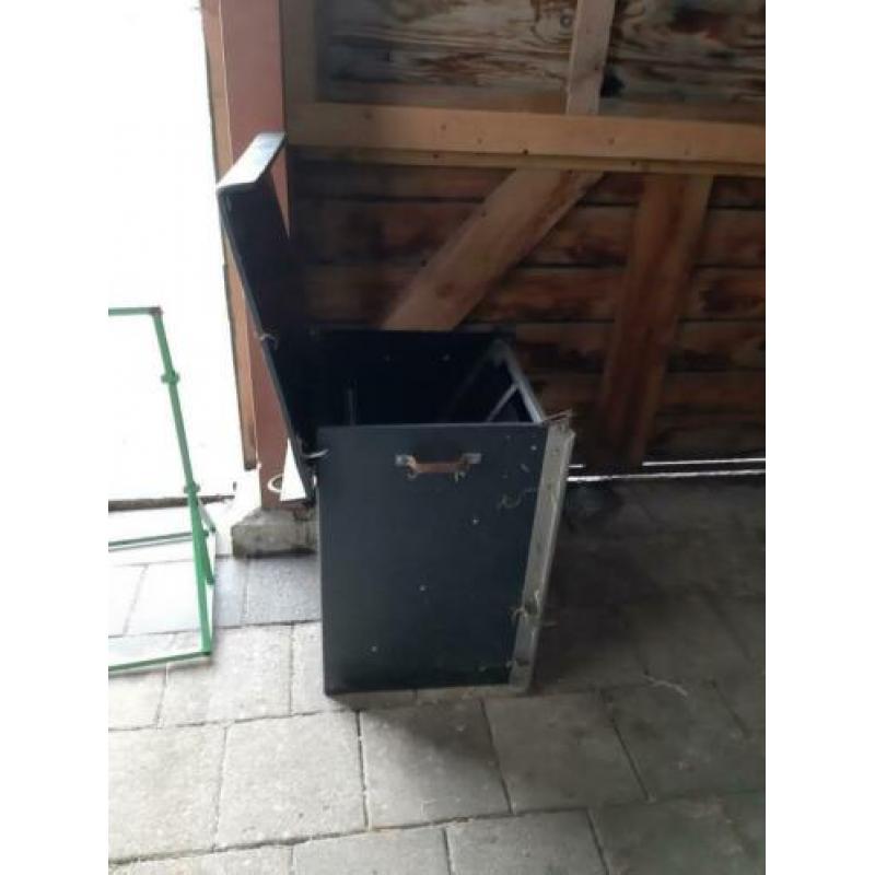 Onbeperkt voer/mineralen bak