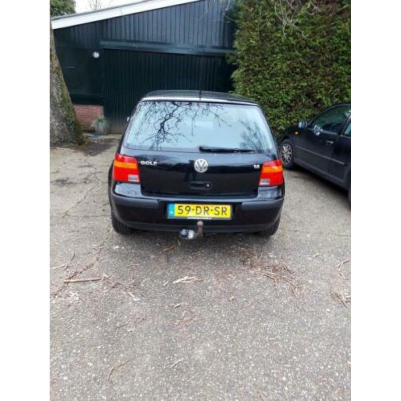 Volkswagen Golf 1.6 74KW 1999 Zwart