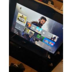 Xbox one X 1TB te koop met Razer Wolverine controller