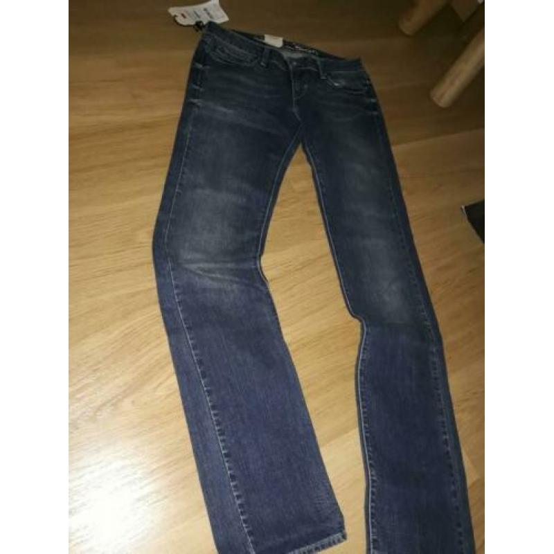 Nieuw Levi's curve id slight curve W26 l 34 Winkelprijs 99.9