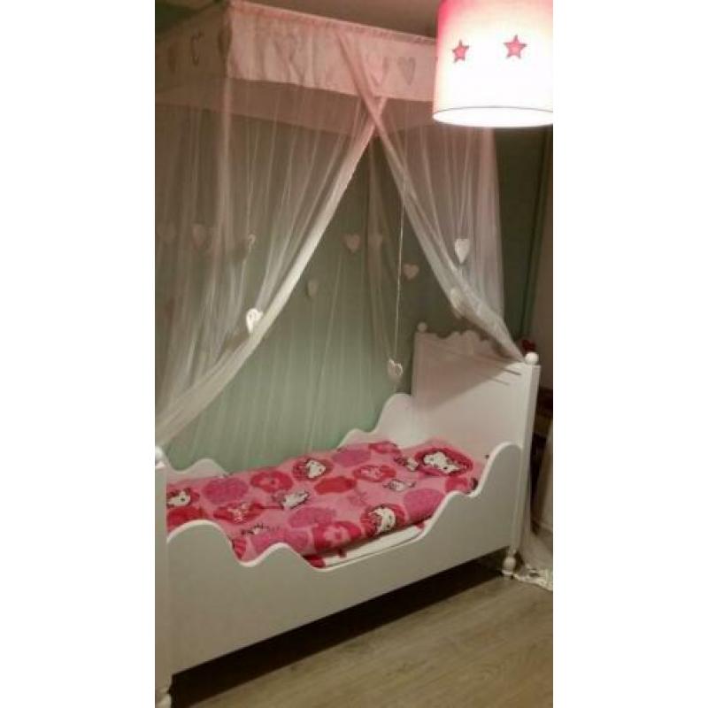 peuterbed belle kleur wit.