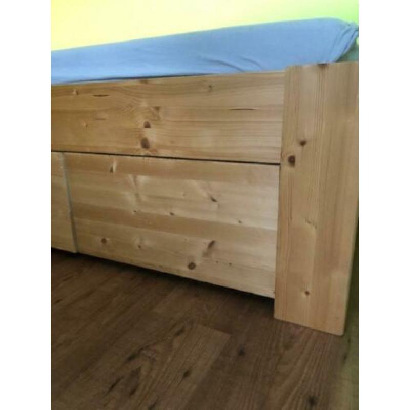 Blank houten bed 200x90 1 persoons, 3 laden, als nieuw