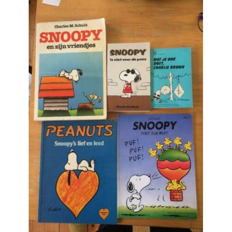Snoopy en peanuts boekjes, kleine verzameling