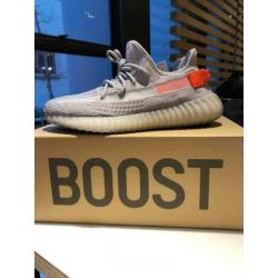 Yeezy 350 V2 Tail Light