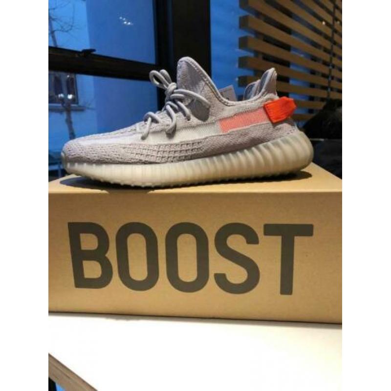 Yeezy 350 V2 Tail Light