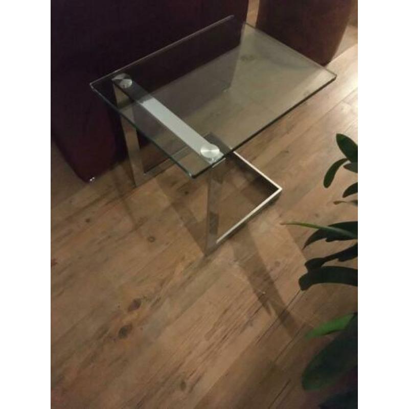 2 Glazen bijzettafels