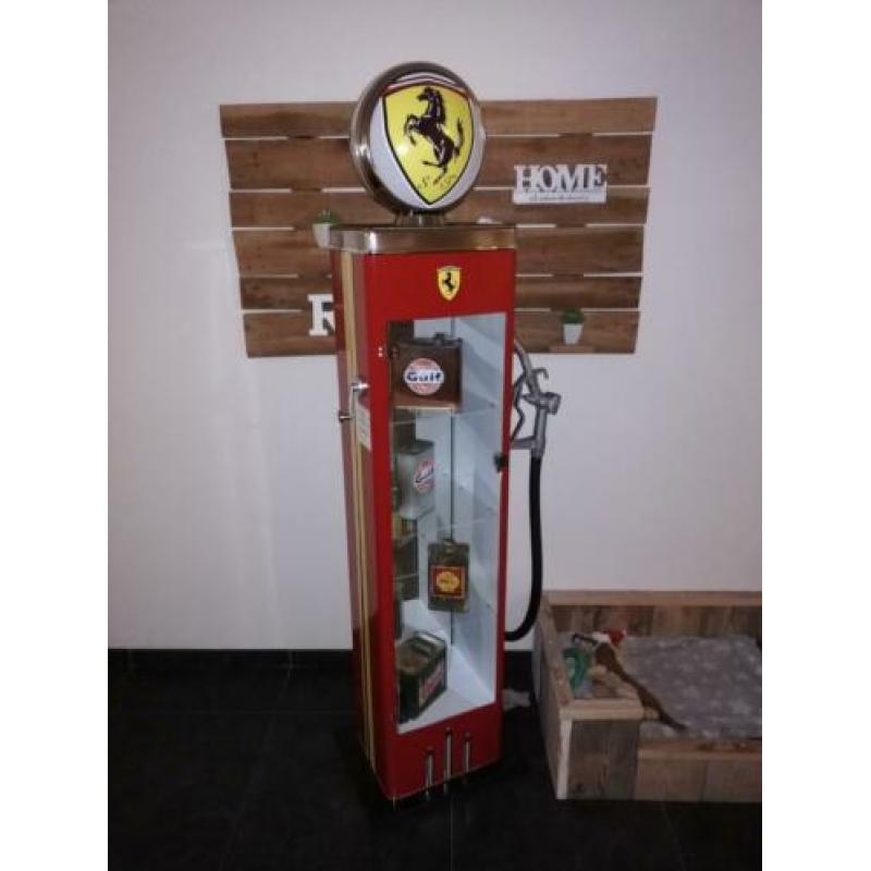 Ferrari benzinepomp vritrine mancave retro vintage globe