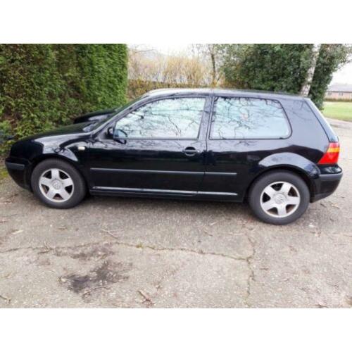 Volkswagen Golf 1.6 74KW 1999 Zwart