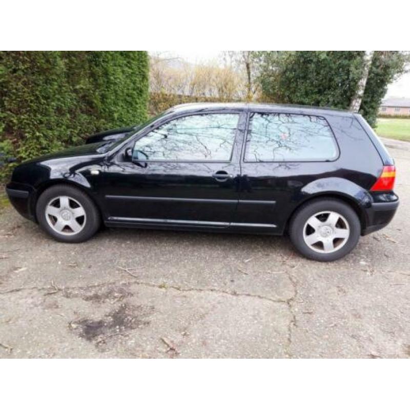 Volkswagen Golf 1.6 74KW 1999 Zwart