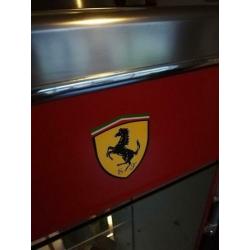 Ferrari benzinepomp vritrine mancave retro vintage globe