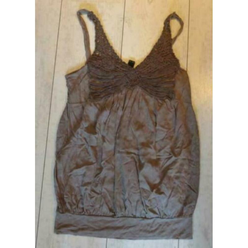 ambika mouwloze bruine met zijde top maat M