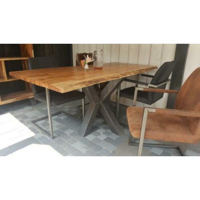 TUINTAFELS boomstam, alle maten €499,=