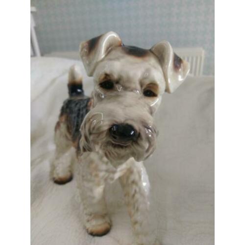Porseleinen hond