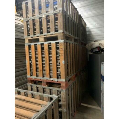 7 Boxpallets met 42 philips opzetwanden + 10