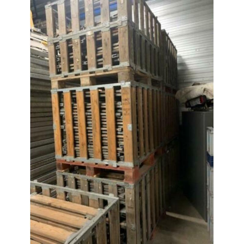 7 Boxpallets met 42 philips opzetwanden + 10