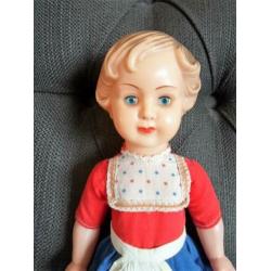 Meisjespop Kader. Zeldzaam. 39 cm. Gemodelleerd haar.