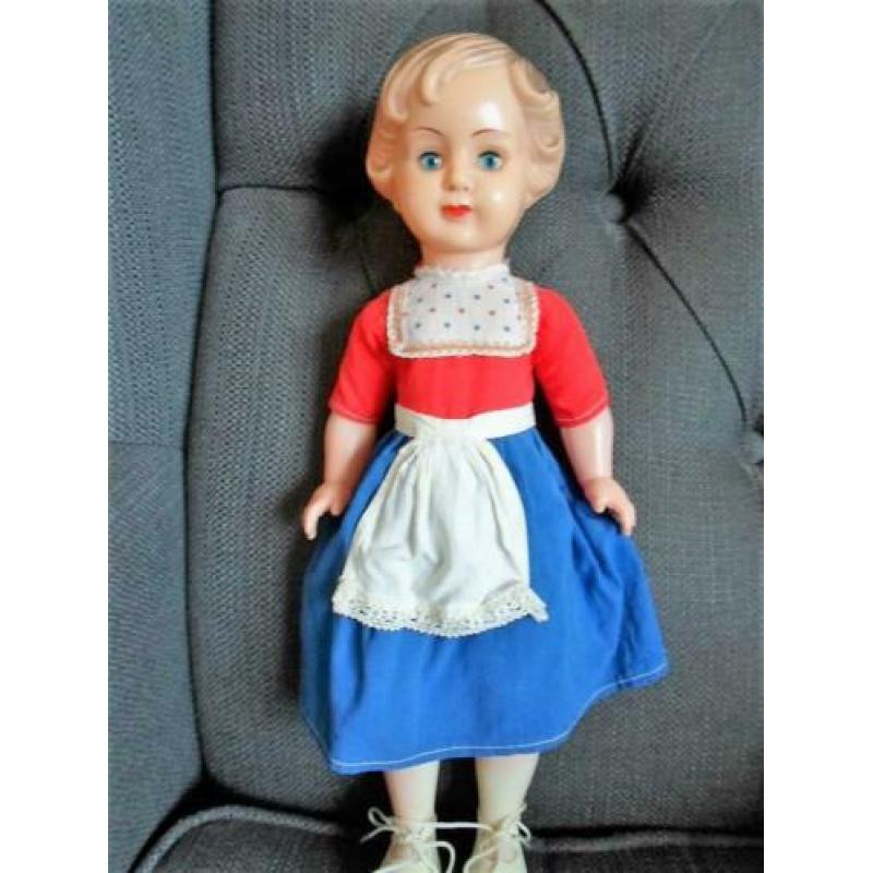 Meisjespop Kader. Zeldzaam. 39 cm. Gemodelleerd haar.