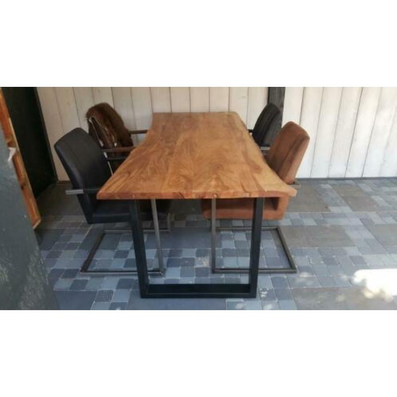 TUINTAFELS boomstam, alle maten €499,=