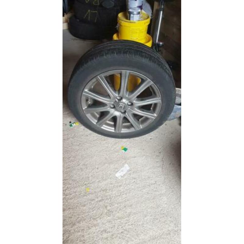 Alloy wheel - Honda
