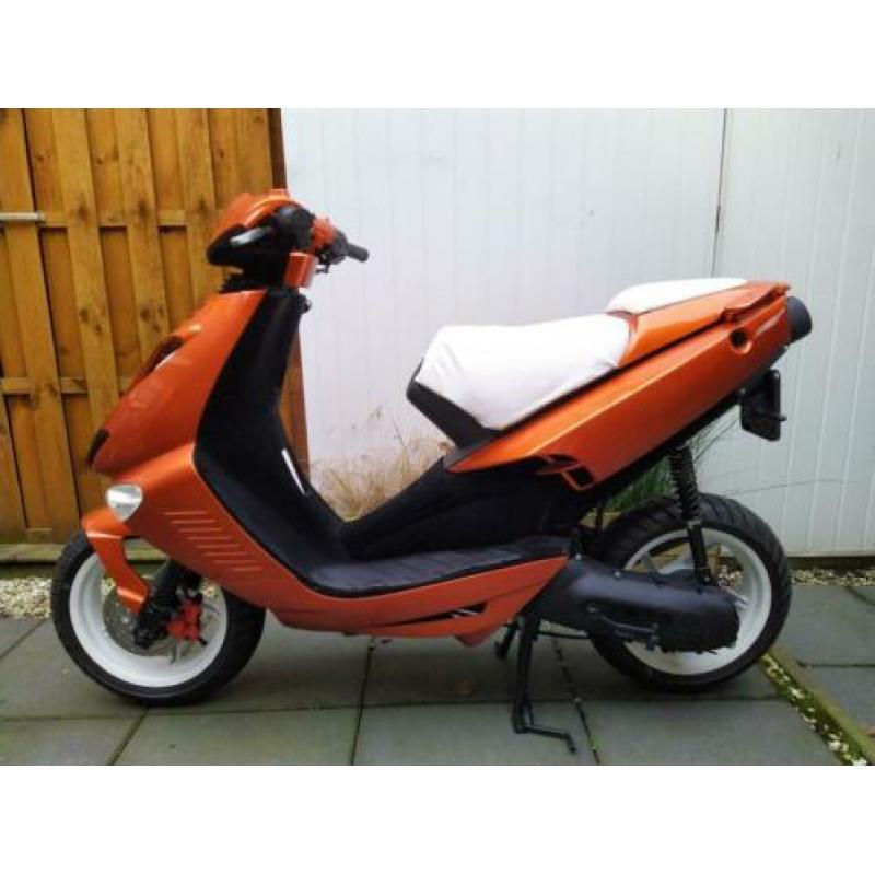 Aprilia SR50 Minarelli horizontaal lucht gekoeld als nieuw !