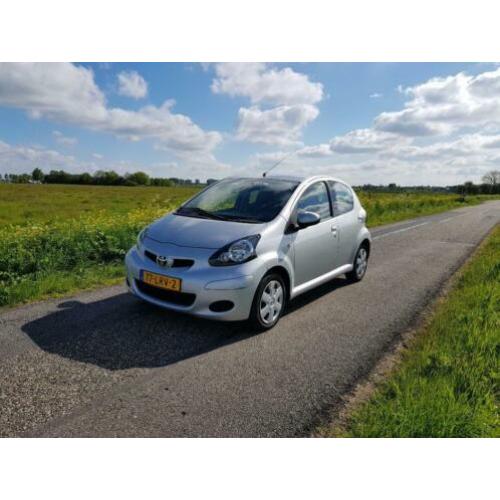 Toyota Aygo // 5 DRS // Automaat