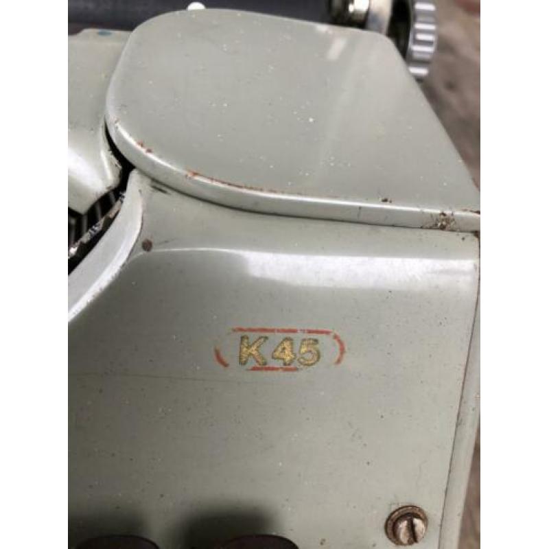 Super oude typemachine , met koffer merk Mercedes