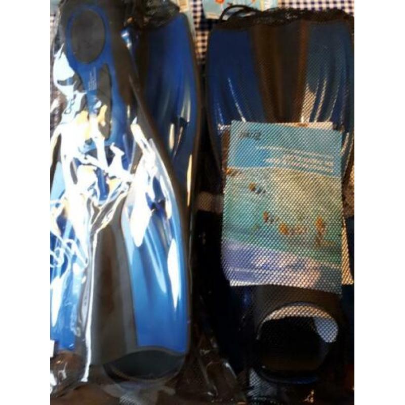 2 nieuwe duik- en snorkelsets (maat 38-41 42-46)