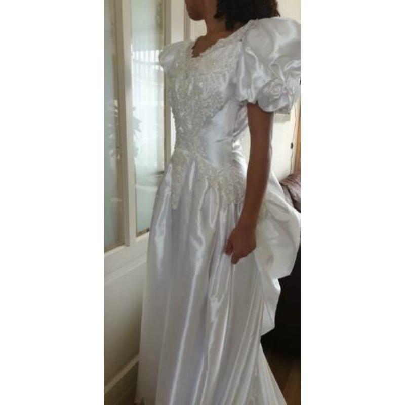 Mooie trouwjurk maat 36/38