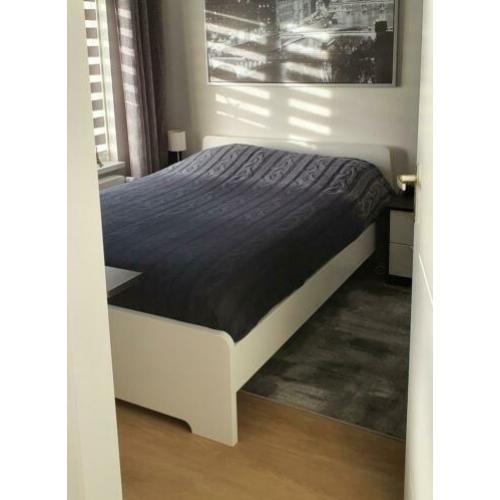 Prachtig tweepersoonsbed 140x200 | incl. matras en topper
