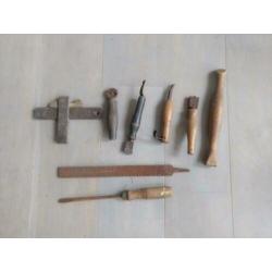 Kist oud gereedschap