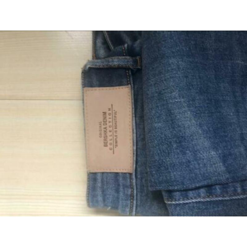 Blauwe spijkerbroek Bershka maat 36