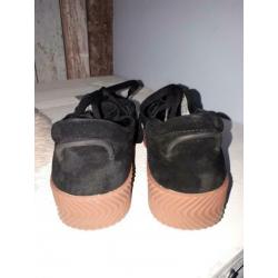 Suède sneakers mt 39 zwart