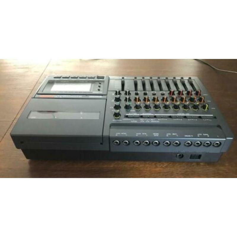 Fostex X-28 4-track cassette multitracker/portastudio