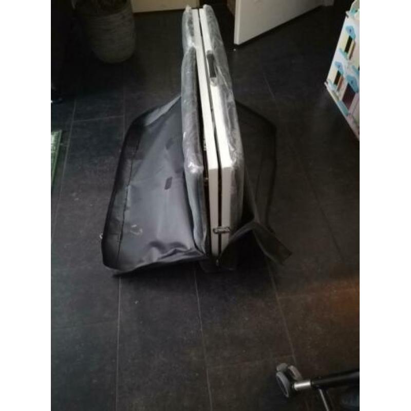 Massagetafel (helemaal nieuw)