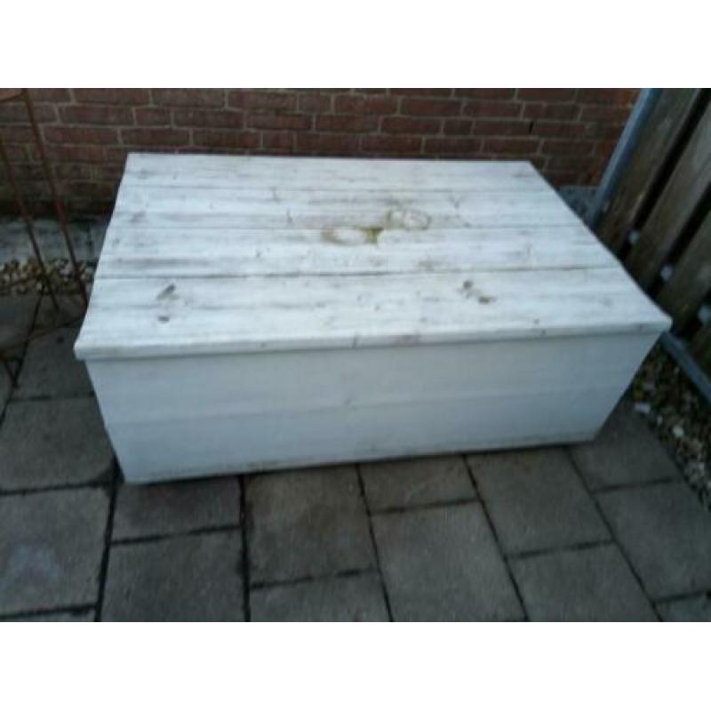Loungebank en tafel van steigerhout