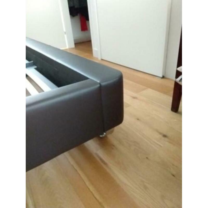 Bedombouw 180/200 kunstleer, zonder lattenbodems