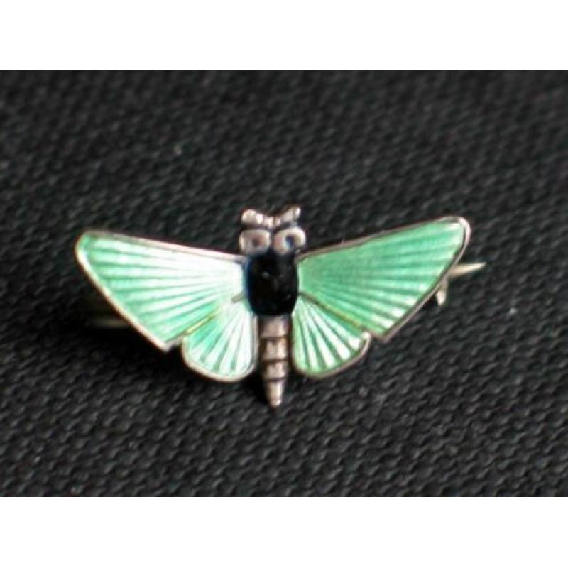 Art Deco zilveren vlinder broche groen en zwart emaille