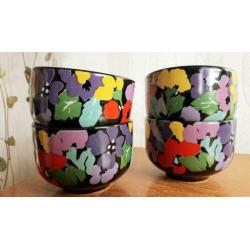 Vintage schaaltjes kopjes retro bloemen print bloem steen