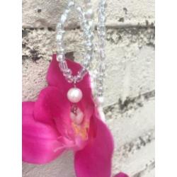 Polscorsage orchidee lang roze parels wit bruid cuff venice