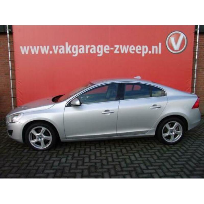 Volvo S60 2.0 D3 5-Cil 164PK Automaat MOMENTUM | Navi | Stoe