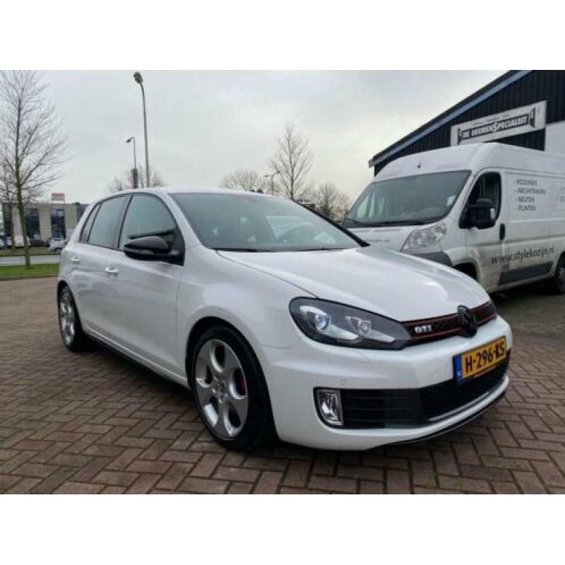 Volkswagen Golf 2.0 GTI Automaat DSG XENON. DYN € 12.400,00