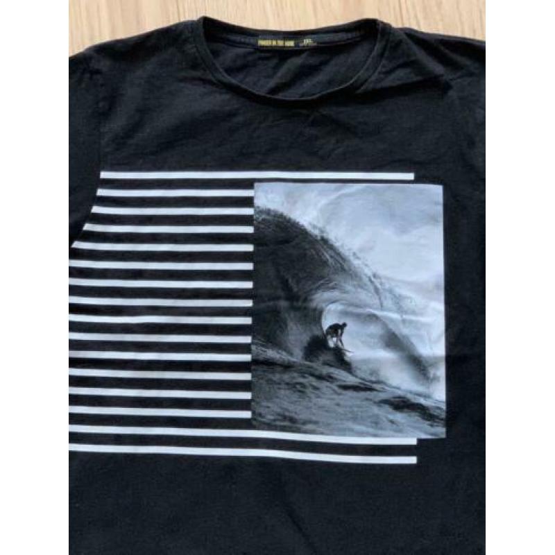 Finger In The Nose zwart shirt met surfer maat 3XL 12/13jaar