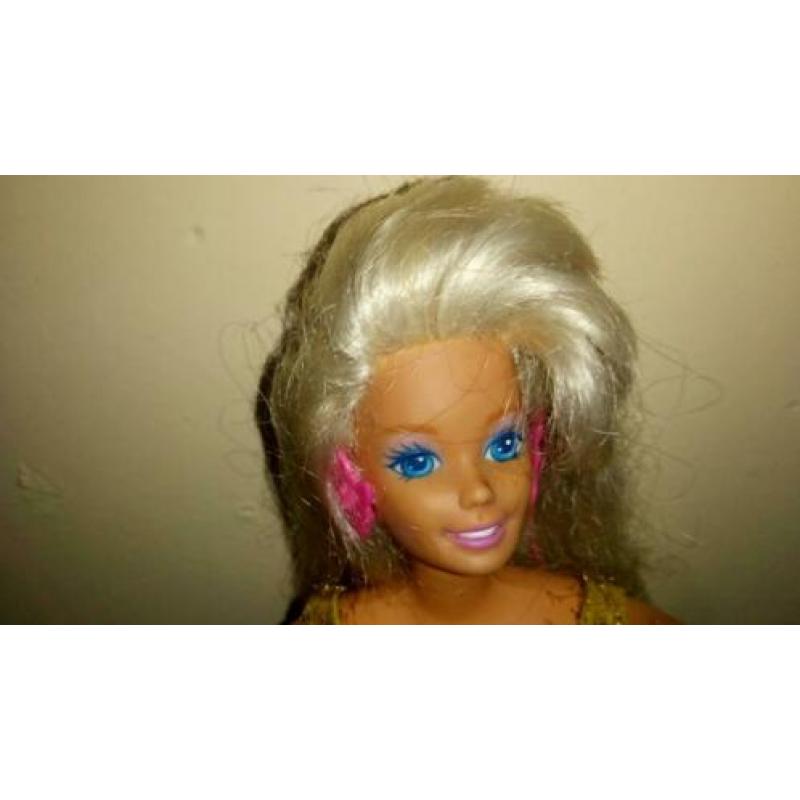 barbie van mattel uit 1966 met lang haar